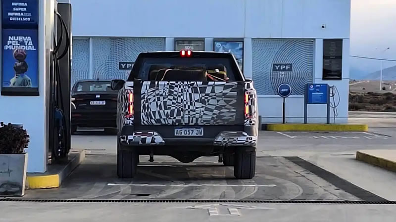 2027大众Amarok皮卡伪装谍照5.jpg